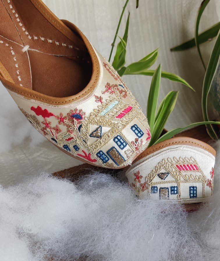 gharona juttis 2.png